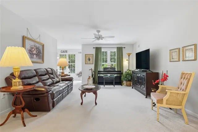 313 Luke Ct gallery image 8