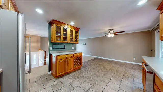 313 Meadow Dr gallery image 5