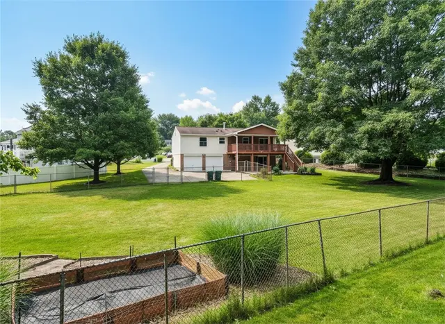 313 Meadow Dr gallery image 6