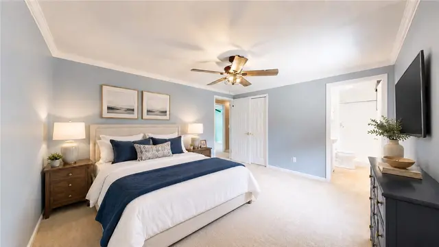 313 Meadow Dr gallery image 9