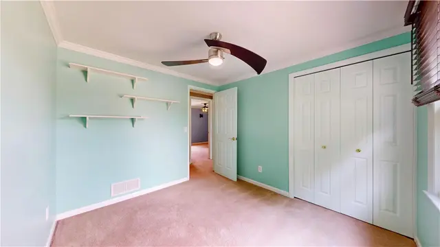313 Meadow Dr gallery image 11