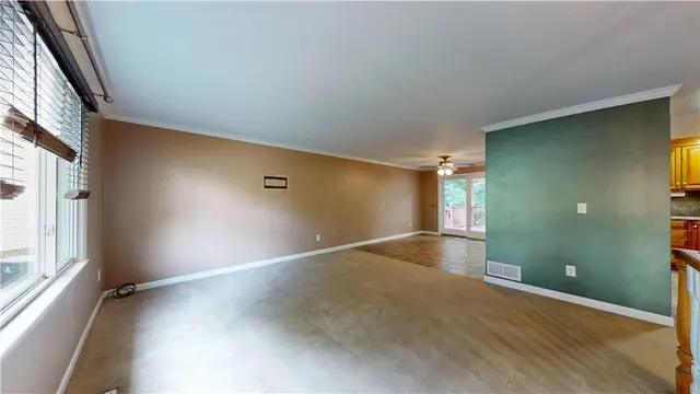 313 Meadow Dr gallery image 14