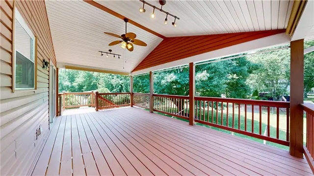 313 Meadow Dr gallery image 20