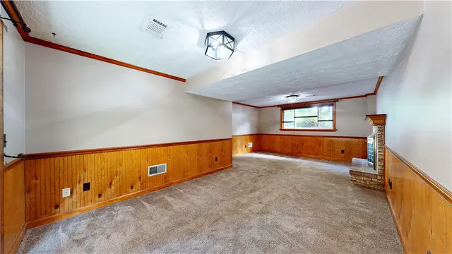313 Meadow Dr gallery image 27
