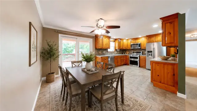 313 Meadow Dr gallery image 34