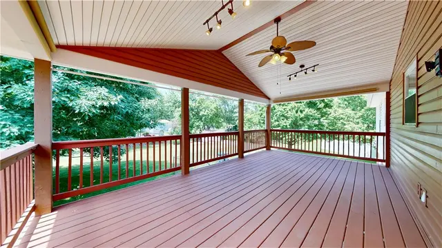 313 Meadow Dr gallery image 36