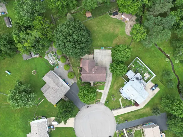 313 Meadow Dr gallery image 39