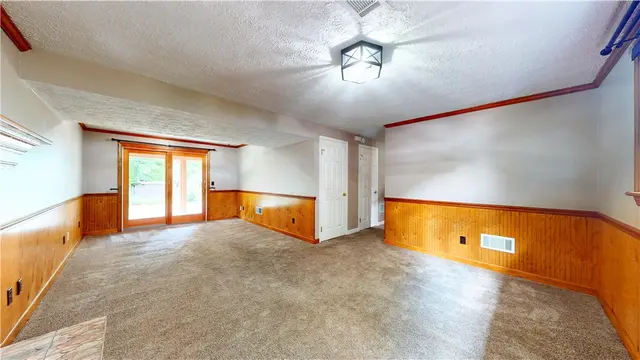 313 Meadow Dr gallery image 40