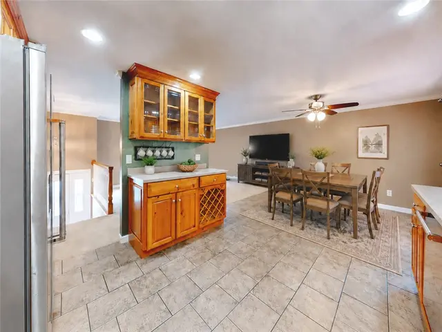 313 Meadow Dr gallery image 50