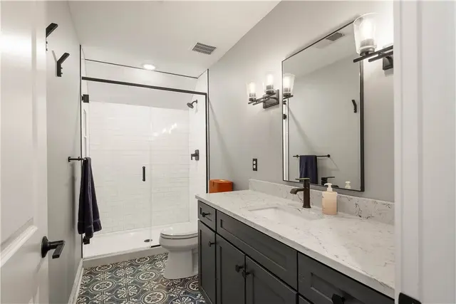 313 Nicholas Pl gallery image 5