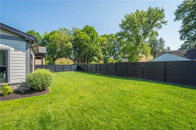 313 Nicholas Pl gallery image 6