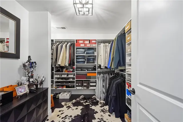 313 Nicholas Pl gallery image 8