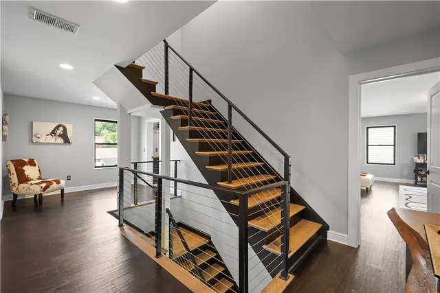 313 Nicholas Pl gallery image 12