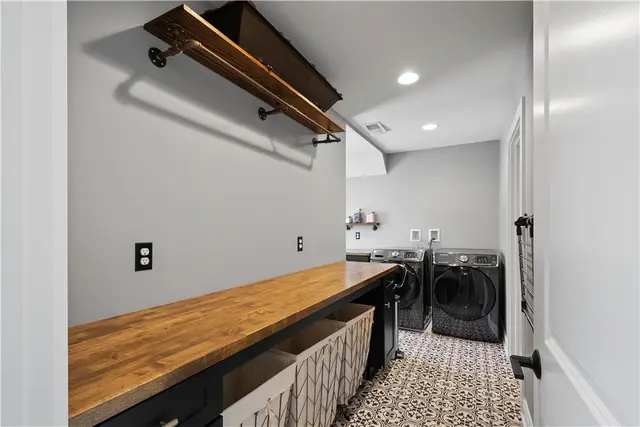 313 Nicholas Pl gallery image 20