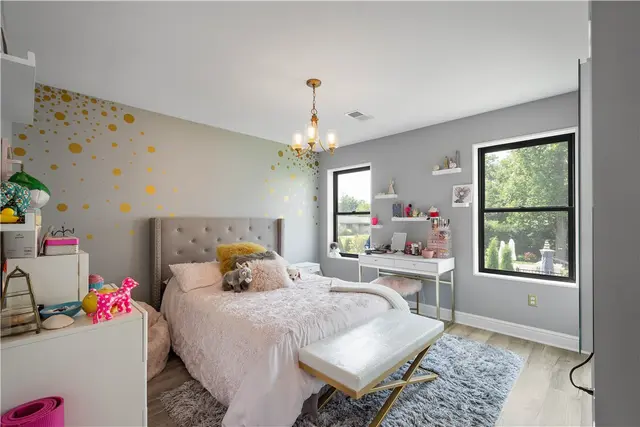 313 Nicholas Pl gallery image 25