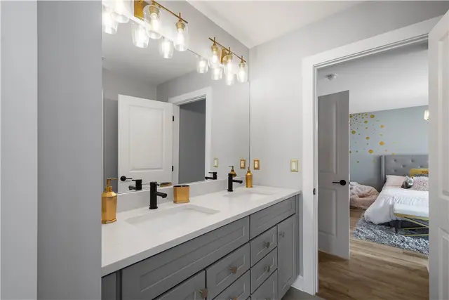 313 Nicholas Pl gallery image 27