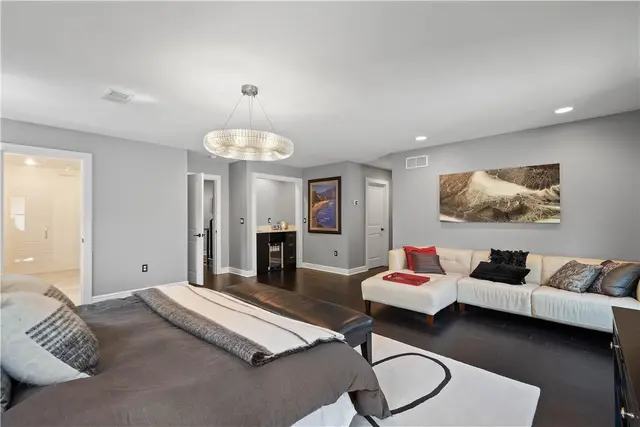 313 Nicholas Pl gallery image 29