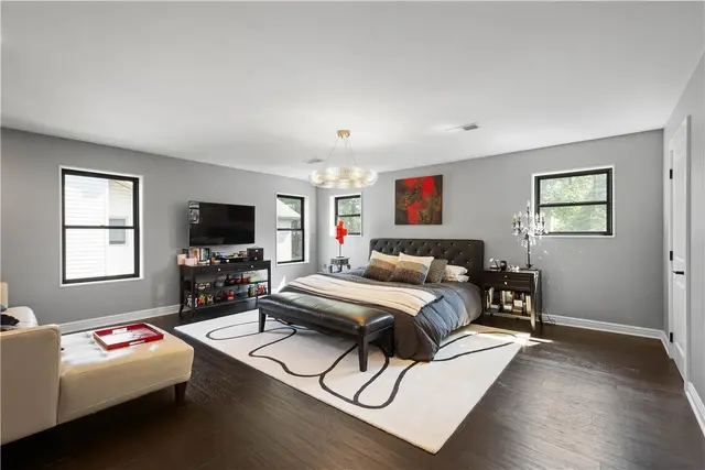 313 Nicholas Pl gallery image 30