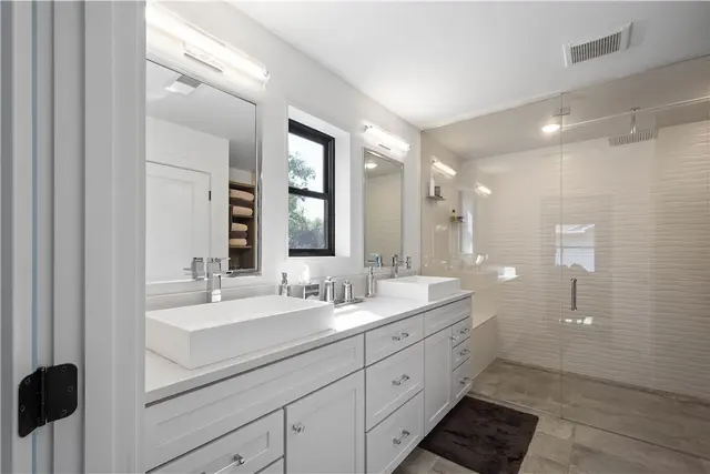 313 Nicholas Pl gallery image 32