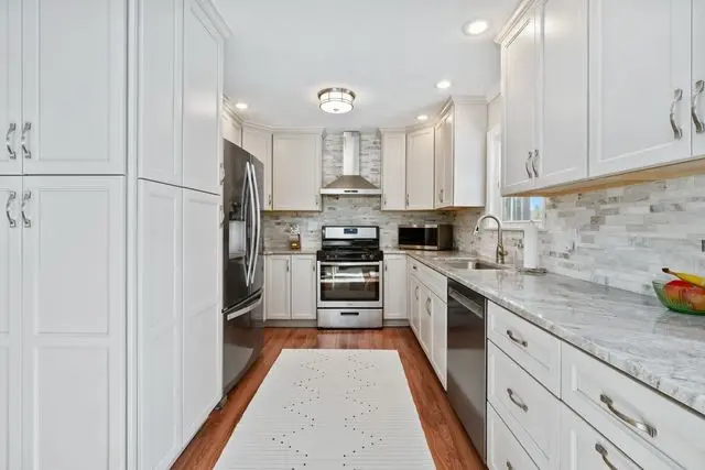 3130 E Hardies Rd gallery image 7
