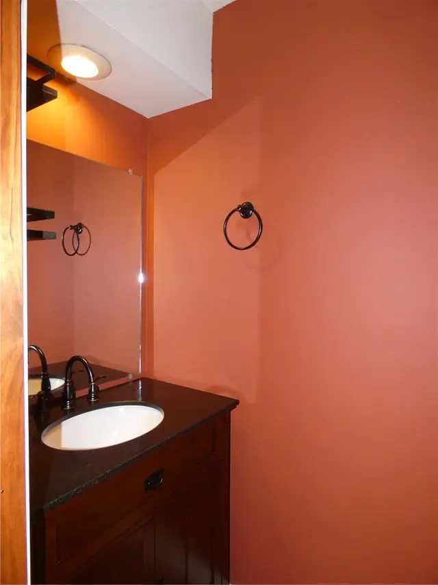3134 Camberly Drive gallery image 2