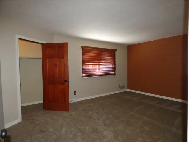 3134 Camberly Drive gallery image 12