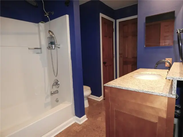 3134 Camberly Drive gallery image 14