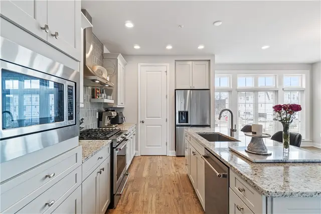 314 Harlequin St gallery image 19