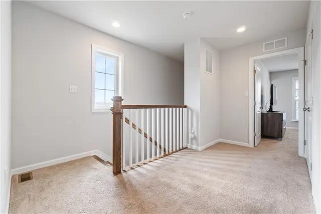 314 Harlequin St gallery image 25