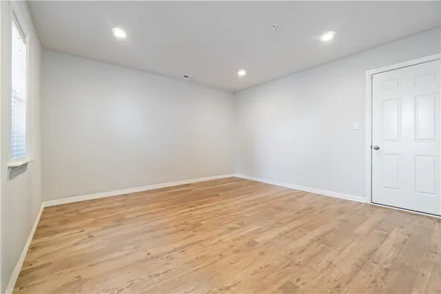 314 Harlequin St gallery image 27