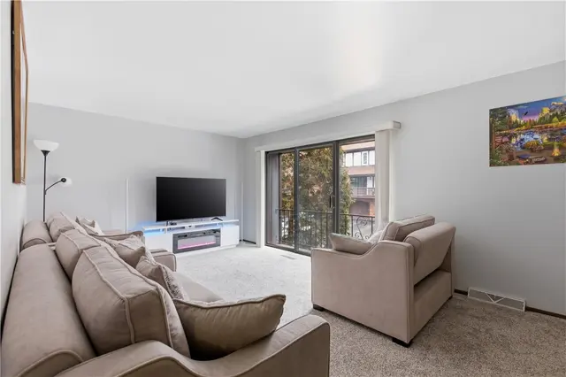 314 Woodbridge DR. gallery image 6