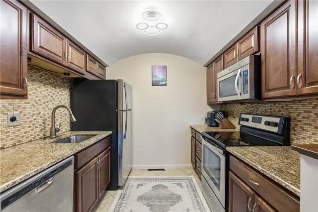 314 Woodbridge DR. gallery image 9