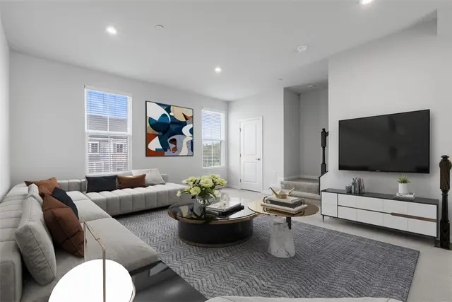 315 Caledonia Pl gallery image 3