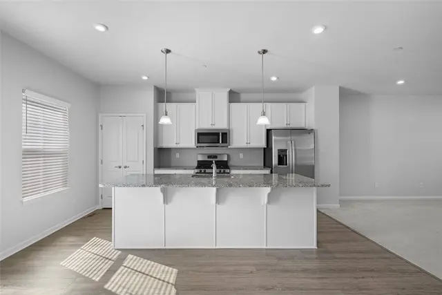 315 Caledonia Pl gallery image 9