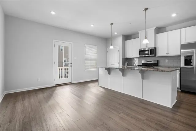 315 Caledonia Pl gallery image 19