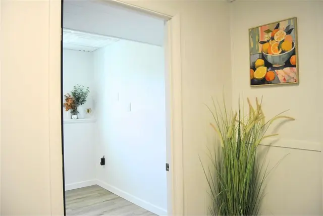 316 Leatherbark Rd gallery image 5