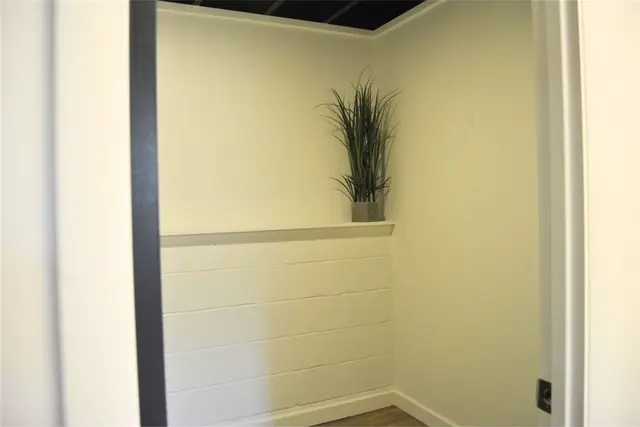 316 Leatherbark Rd gallery image 18