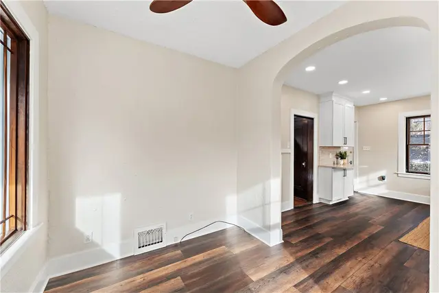 316 Nicholas Pl gallery image 1