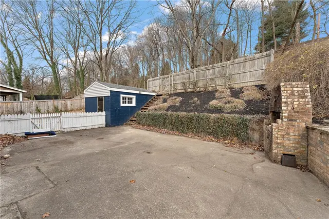 316 Nicholas Pl gallery image 2