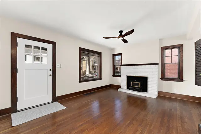 316 Nicholas Pl gallery image 8