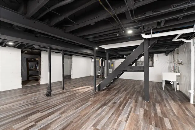 316 Nicholas Pl gallery image 21
