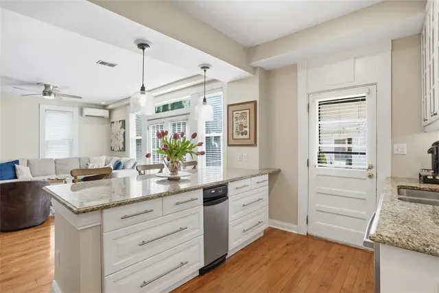 316 Thorn gallery image 9