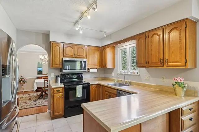 3161 Mohawk DRIVE gallery image 10