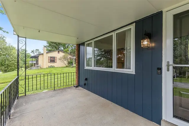 3166 Morningside Dr gallery image 7