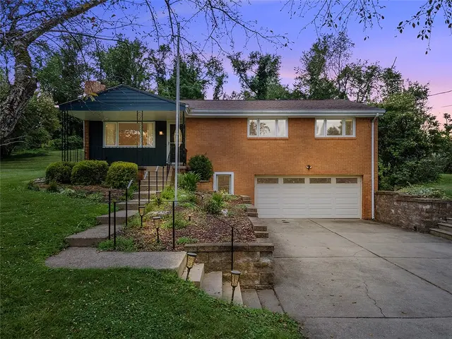 3166 Morningside Dr gallery image 17