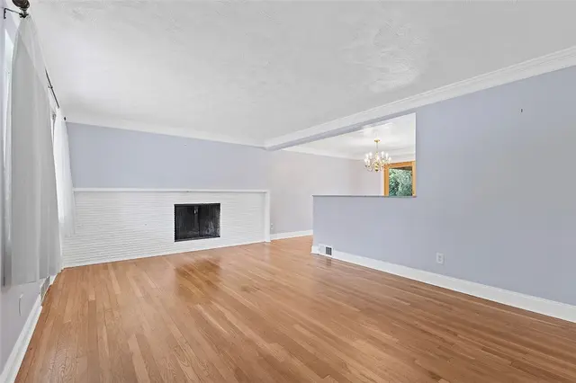 3166 Morningside Dr gallery image 21