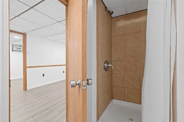 3166 Morningside Dr gallery image 26
