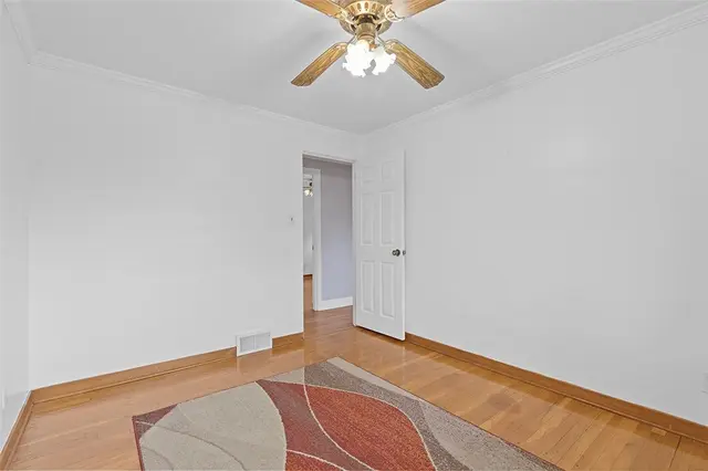 3166 Morningside Dr gallery image 28