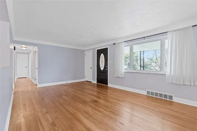 3166 Morningside Dr gallery image 30
