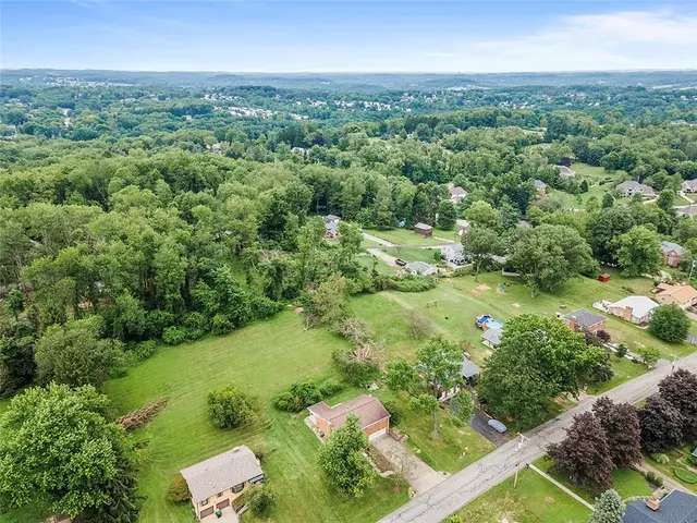 3166 Morningside Dr gallery image 32